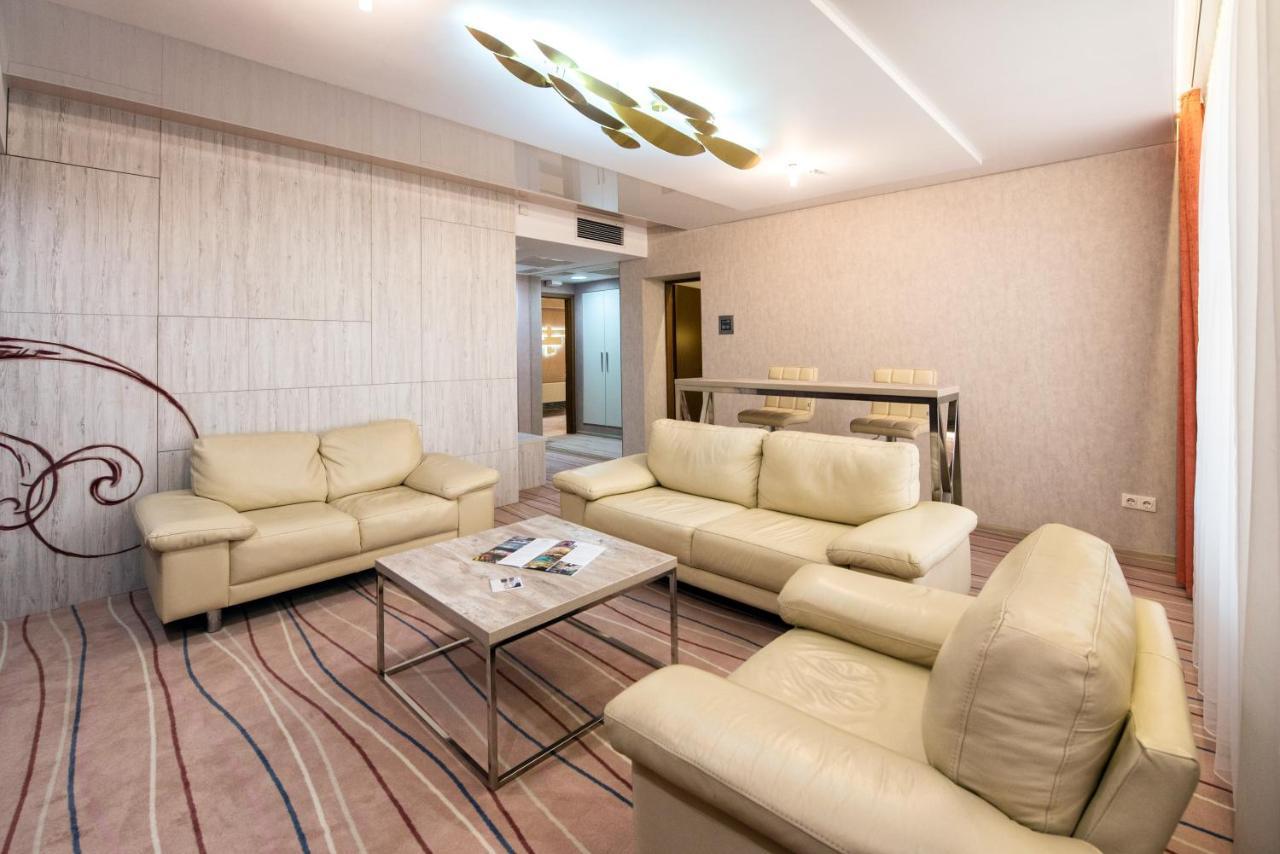 Hotel Palladium โอเดสซา ภายนอก รูปภาพ