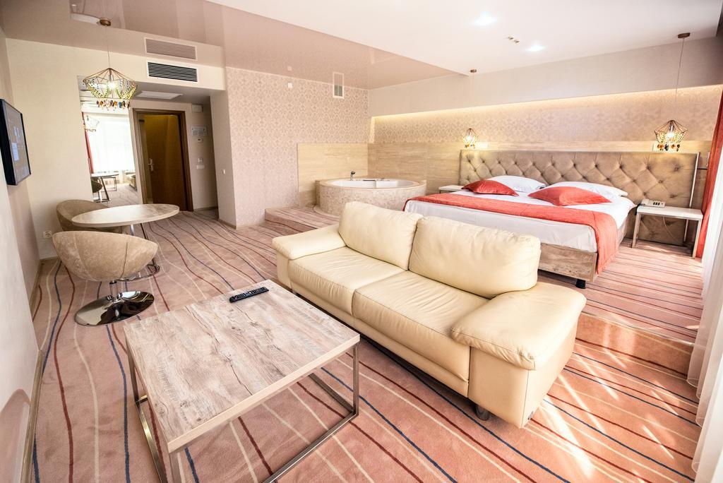 Hotel Palladium โอเดสซา ภายนอก รูปภาพ